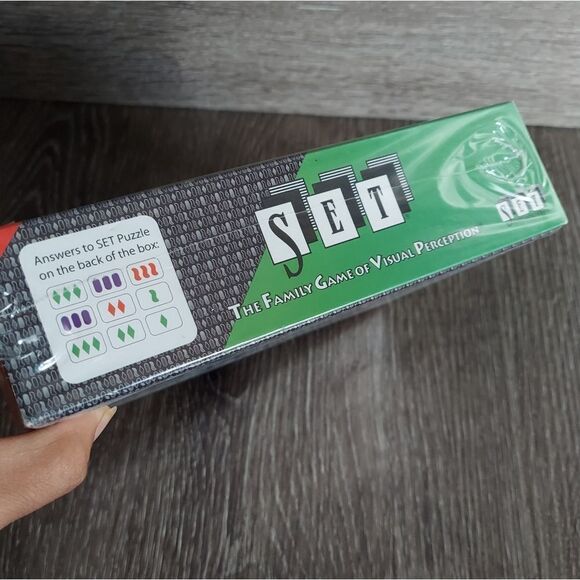 SET The Family Game of Visual Perception - Picture 3 of 3